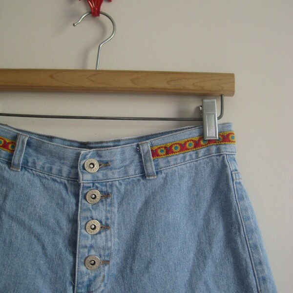 RESERVED for ALICEJIRAFFE :  High Waisted Guess Jean Shorts with Sunflower Strip XS