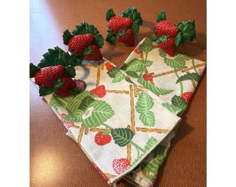 Vtg Set Of 4 Strawberry Napkin Rings With 2 Strawberry Cloth Napkins 1970's