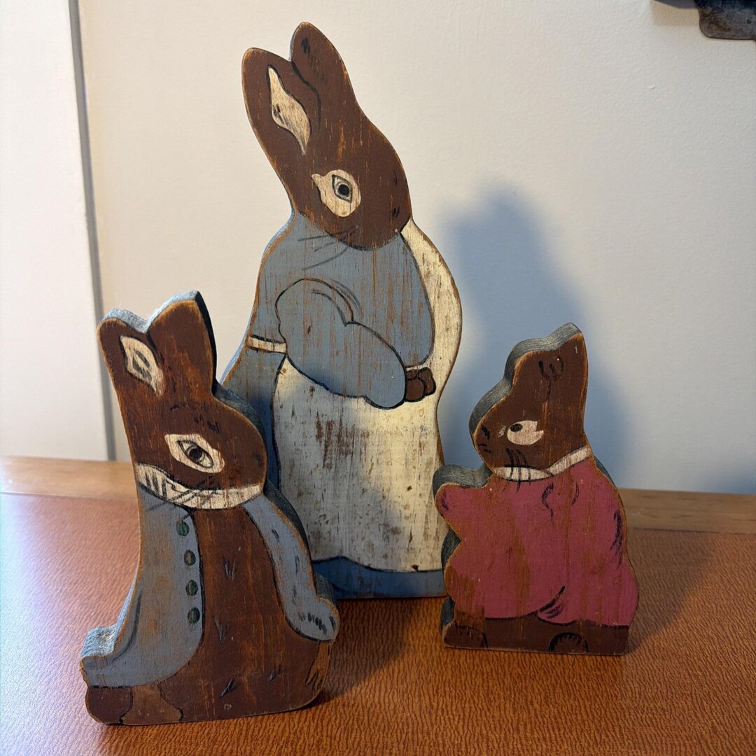 Vintage 1985 Easter Handpainted Wooden Rabbits Peter Rabbit 6-11