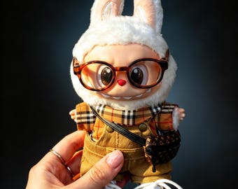 Plaid Overalls and Shirt Outfit for 15-17cm Doll, Compatible with Labubu Plush – Shoes & Glasses Accessories Included, Doll Not Included