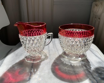 Zestaw Vintage Indiana Glass Diamond Point Ruby Flash Cream & Sugar | Szkło prasowane z połowy XX wieku