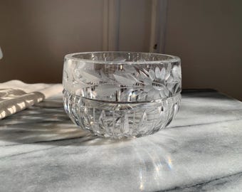 Kristall Geschliffene Glasschale mit eingraviertem Blumenmotiv