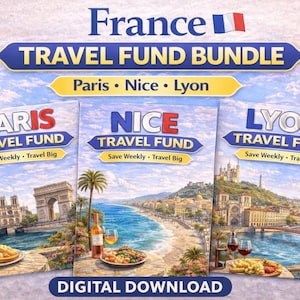 Könnte beinhalten: Ein digitaler Download-Reisefonds-Bundle für Frankreich mit Paris, Nizza und Lyon. Jede Stadt hat eine einzigartige illustrierte Szene mit Wahrzeichen und dem Text "Travel Fund". Das Gesamtdesign umfasst die französische Flagge und die Worte "Digitaler Download".