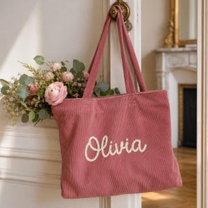 Gepersonaliseerde corduroy draagtas met naam, geborduurde schoudertas voor werk, boeken, reizen, bruidsmeisjescadeau, alledaagse tas voor haar