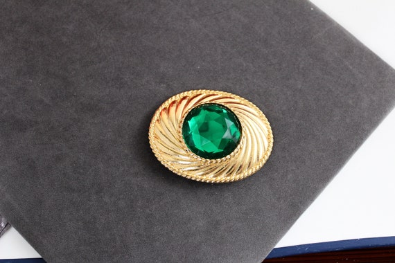Broche Vintage Ungaro Paris (années 80) - Métal Doré, Cabochon Vert émeraude, Occasion