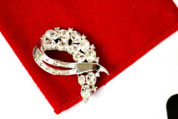 Crown Trifari  Pat Pend rhodium plated   Brooch  … - image 1