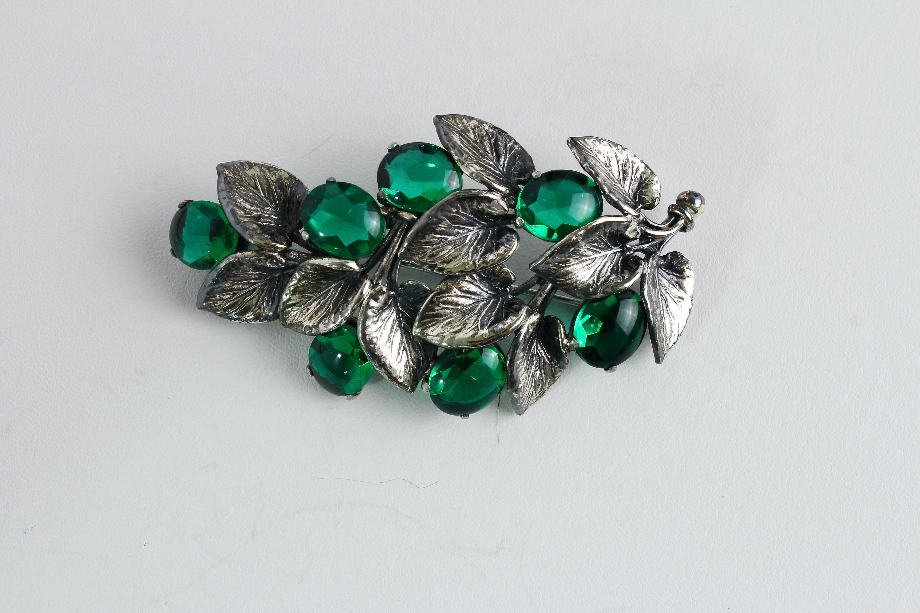 Schiaparelli brooch - Etsy 日本