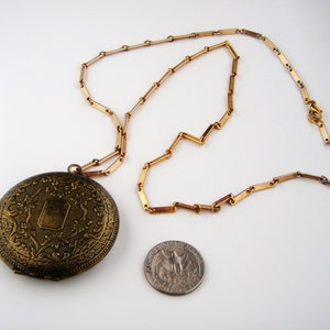 Old Metal Brass Unmarked Floral Locket Necklace Pendant #2352