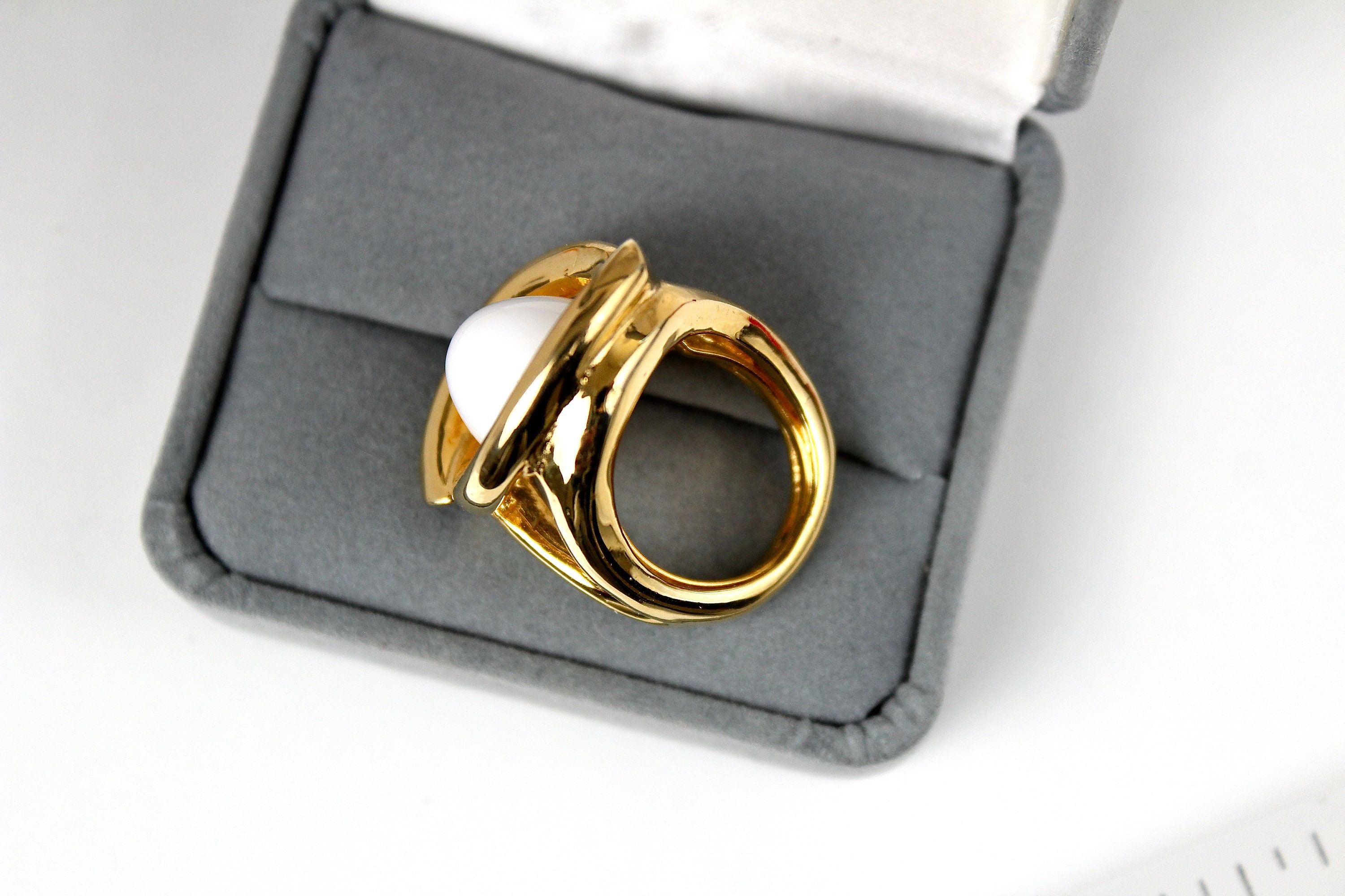 Ring Rader's 1980s Statement Cocktail Pauline Rader Adjustable Ring With White ...