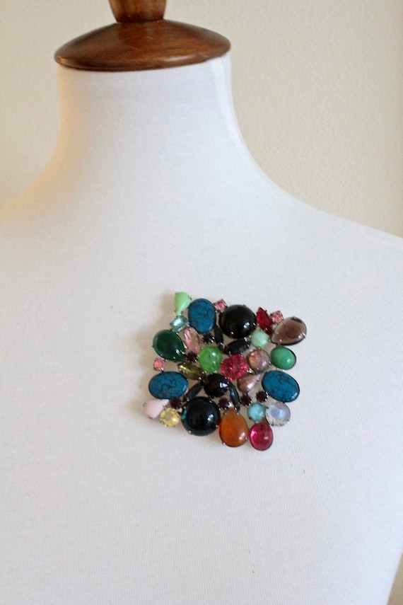 KJL Kenneth Jay Lane Jewel-tone Cabochon Brooch: … - image 2