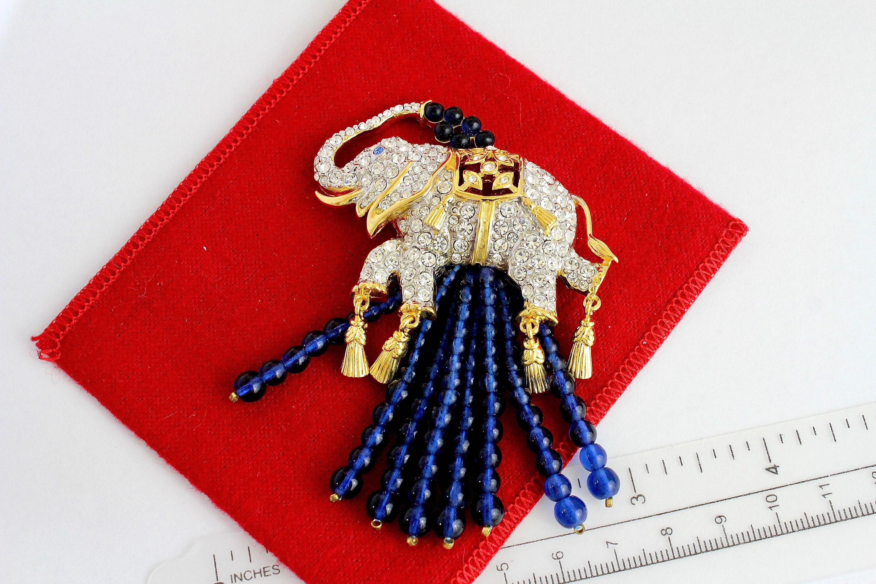 Elizabeth Taylor for Avon エレファント ブローチ 1994 Elizabeth Taylor for Avon Elephant Walk Brooch - Etsy