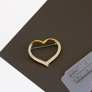Butler signed  Goldtone Heart   Pin Brooch with Crystal   rhinestones #2090