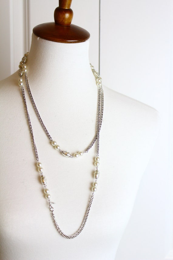 Sarah Coventry extra  long  silver tone necklace … - image 4