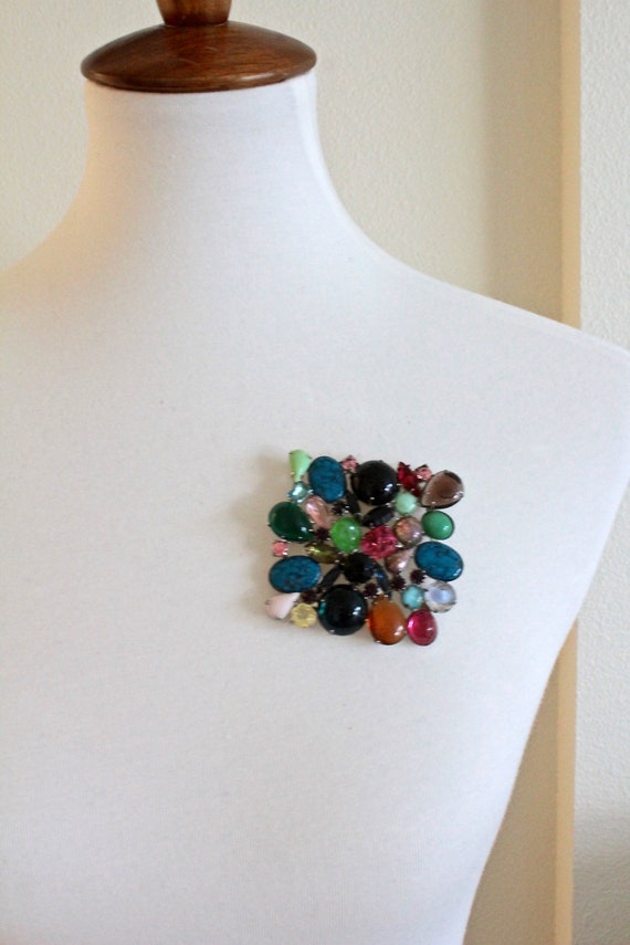 KJL Kenneth Jay Lane Jewel-tone Cabochon Brooch: … - image 1