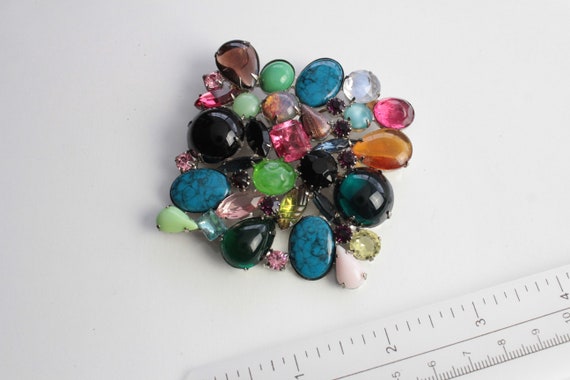 KJL Kenneth Jay Lane Jewel-tone Cabochon Brooch: … - image 5