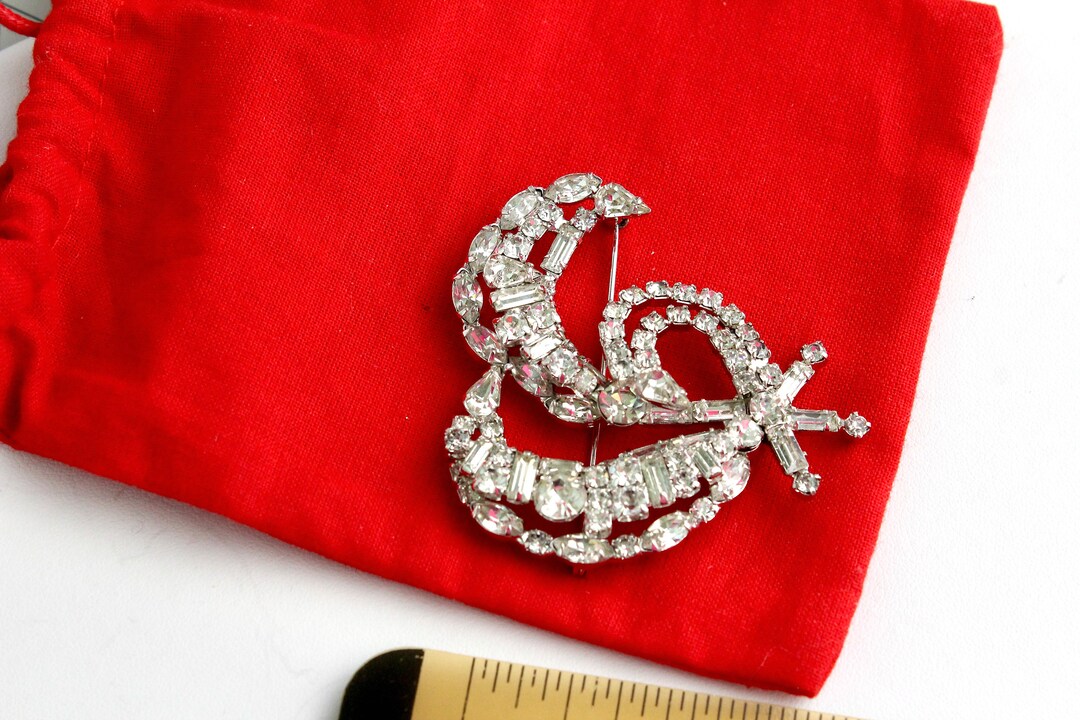 Broche Vintage Plaquée Or – Élégance Intemporelle (Homme/Femme, Multicouleur)