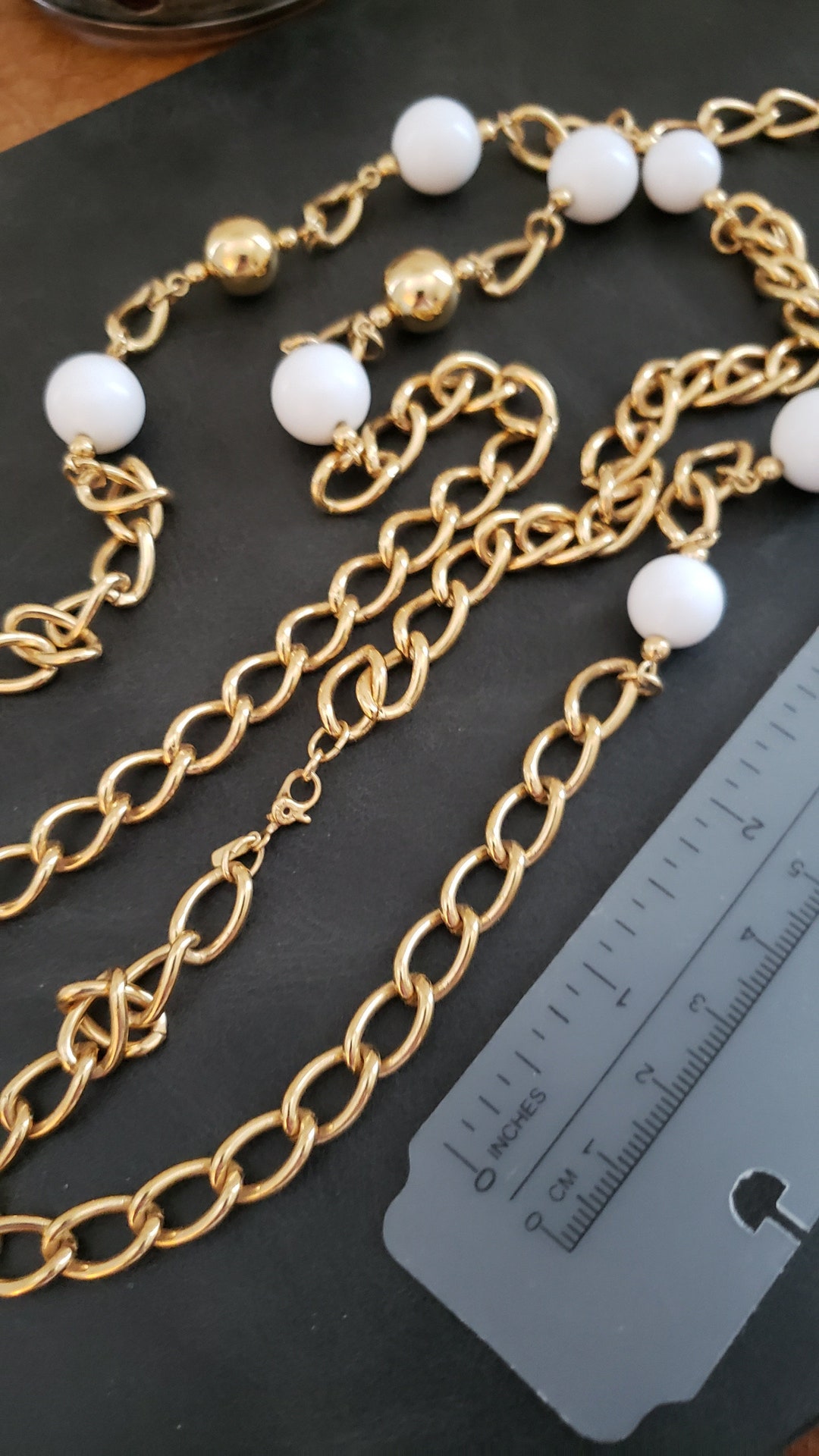 Collier Vintage Monet En Métal Doré - Longueur 95 Cm, Occasion