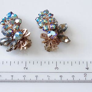 Unsigned  Vintage DeLizza and Elster Juliana    Earrings clip on #1114
