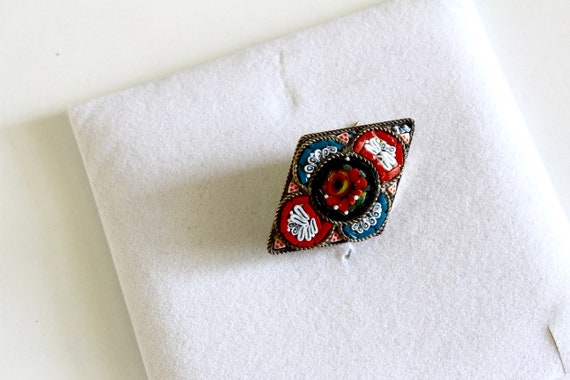 Broche Ancienne Losange En Micro Mosaïque - Motif Fleurs, Laiton Doré, Occasion Bon état
