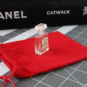 Vintage Tiny EMPTY Chanel Perfume Bottle 1/3oz Bottle, Original Chanel No 5 Bottle 1 3/4" Tall image 9