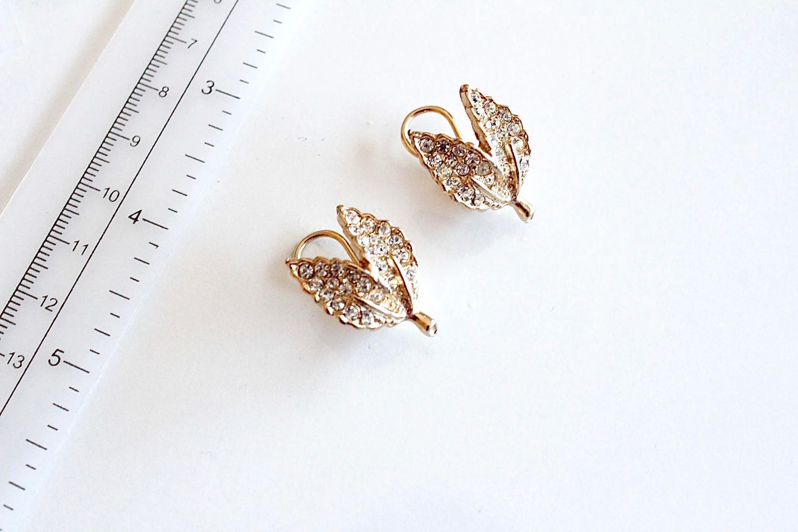 Goldette Goldtone Clip-on Leaf Earrings Clip on 1161 - Etsy