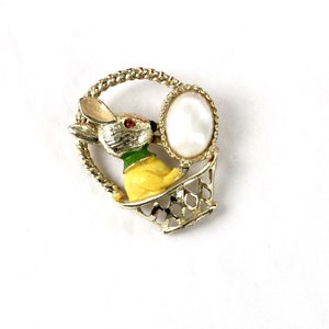 Signed B.J. Beatrix Jewelry   Easter Bunny  Rabbit  Enamel  Brooch / Pin 1980s  #2751