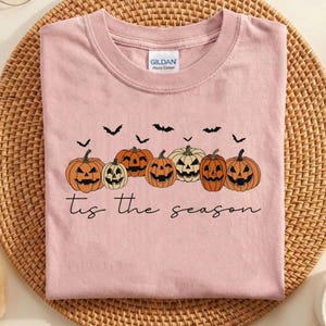 Es la temporada de calabazas de Halloween en formato PNG, descarga digital gótica de Halloween. imagen 2