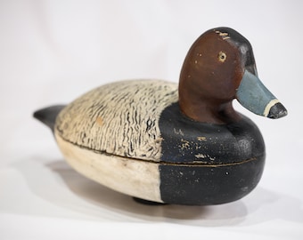Redhead drake caller (Ca. 1930)