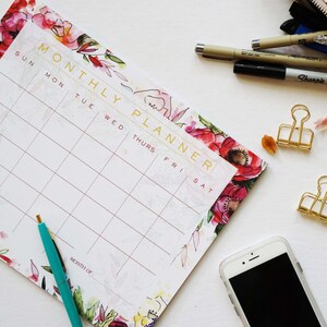 Rode bloemen maandelijkse kalenderplanner, bureauaccessoire afbeelding 2