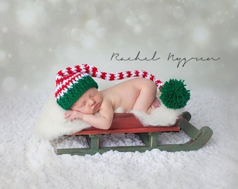 赤ちゃんと子供のためのクロシェ編みのストライプ柄エルフのクリスマスハット、写真撮影用小道具、チェリーレッド、ホワイト、パディグリーン