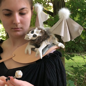 Shoulder Puppet Baby Dragon for Fantasy Festival * Poseable Baby Dragon Fantasy Creature Doll * Moveable Statue Sculpture for Dragon lovers