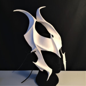 ICE QUEEN Headpiece, White CosPlay Horns, Fantasy CosPlay, Demon Horns Villian Helm * GLOSSY * Fantasy Horns Halloween Comicon Pagan larp