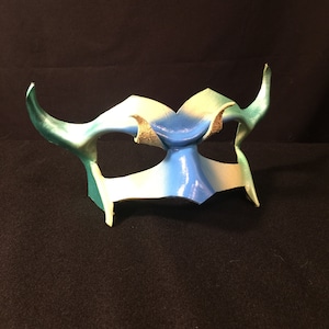Festival Mask Carnival Mask, Mardis Gras Parrot Mask, Mask with Horns Halloween costume Carnivale Masquerade, Cosplay Bird Mask