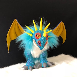 STORMFLY DRAGON puppet doll sculpture Baby Dragon shoulder puppet Dragon Trainer Cosplay Astrid Cosplay Stormfly Sculpture Train Your Dragon