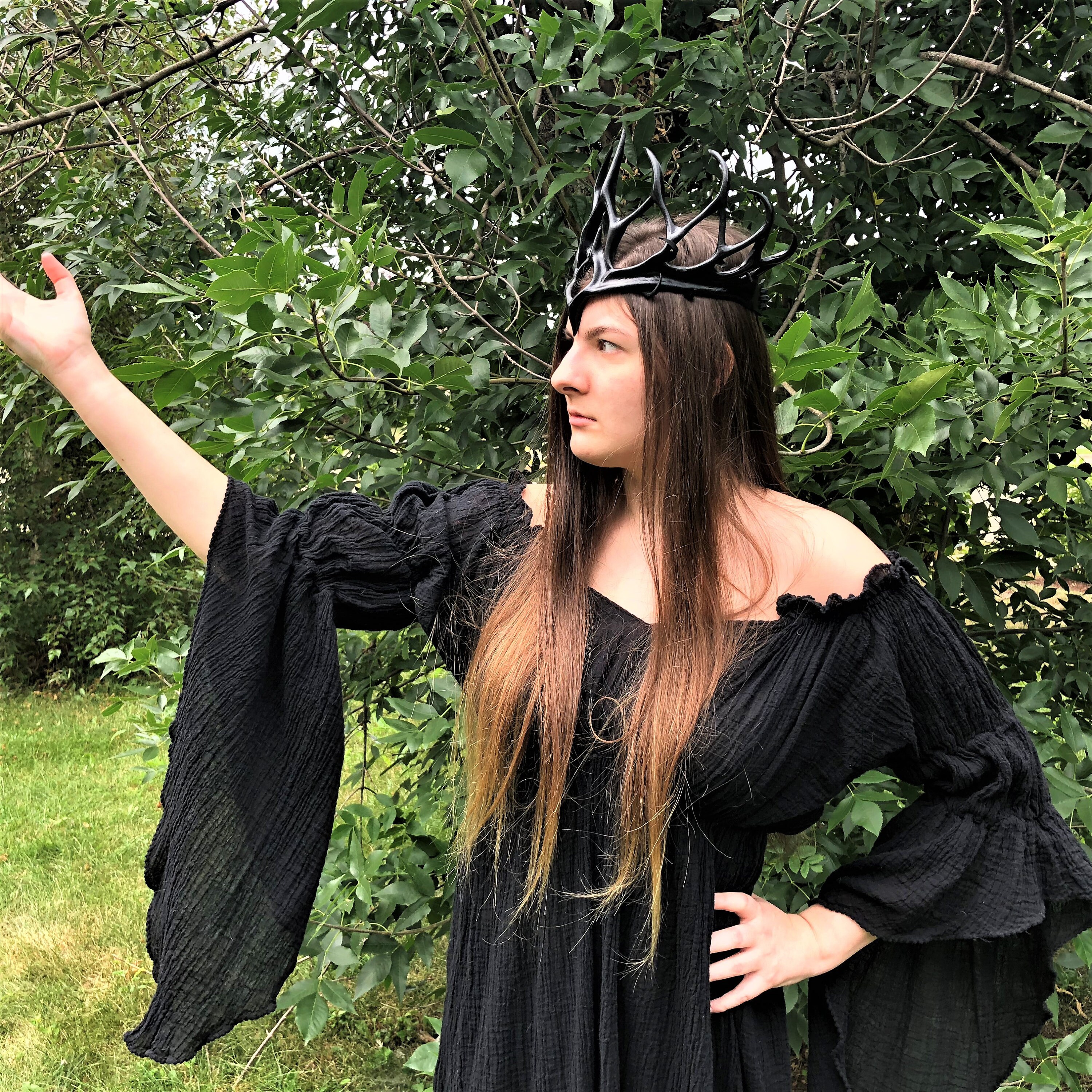 Gothic Heart Crown, Renaissance Crown, Evil Goddess Crown, Costume Headdress Amazon.com: MOSTORY Gothic Black Feather Crown - Witch  main image 4