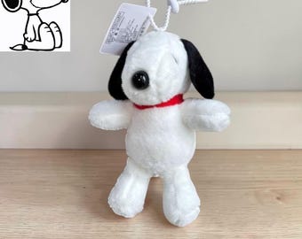 Llavero de peluche Kawaii Snoopy Lindo colgante de perrito para bolso Muñeca de perro de dibujos animados Llavero para bolsos Pantalones Regalo para niños Mujeres Niñas