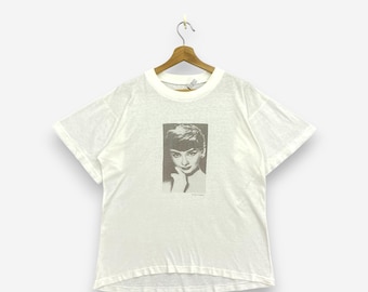 Vintage 70er Jahre Audrey Hepburn T-Shirt groß Audrey Hepburn Japan Herald Film Promo Tee Graustufen Portrait Old Hollywood Art Größe L