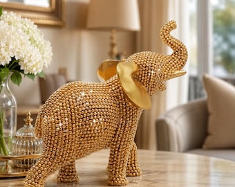 Luxe gouden olifantsbeeldje, woondecoratie glamoursafari, dierenstandbeeld met kralen
