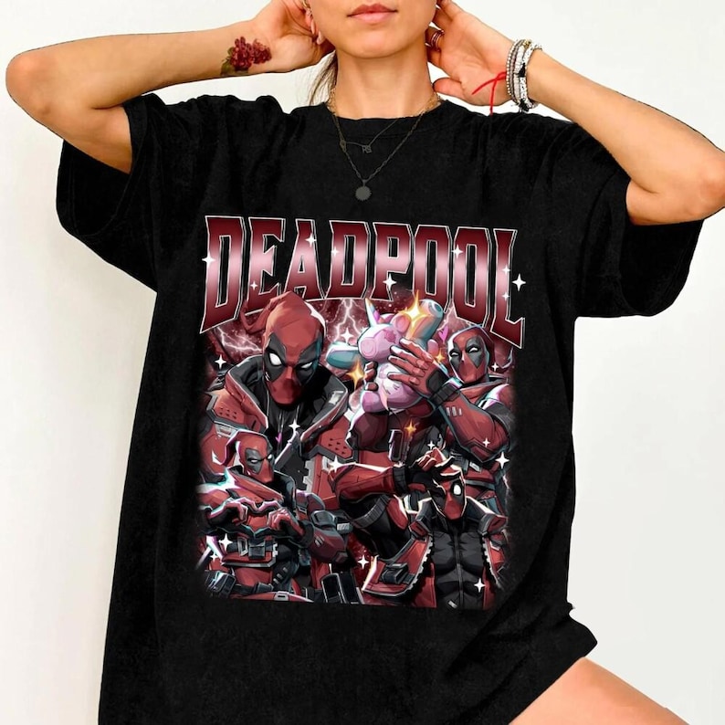 Deadpool Shirt Funny Marvel Superhero Tee, Cute Deadpool With Unicorn T-Shirt, Comic Character Graphic Tee Gift bild 1