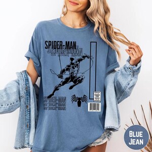 Comfort Colors Vintage Black Suit Spidey Spiderman Comics T-shirt, Retro Comic Black Suit Spidey Fan Shirt, Spiderman Shirt for Fans afbeelding 2