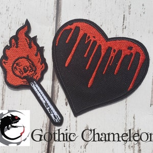 Red & Black Tränendes Herz oder Schädel-Match gestickte Aufnäher Applikation sehr Gothic Emo Punk