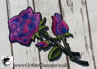 Catch The Patch - Toppa Termoadesiva Ricamata Teschio Emo Girly, 8,2 X 7,7 Cm