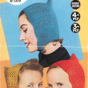 Può includere: Un modello di maglia vintage che presenta tre diversi stili di cappelli con cappuccio. I cappelli sono realizzati con un punto a piuma e ventaglio e sono disponibili in blu, rosso e marrone. Il modello include istruzioni per realizzare i cappelli in filato a 4 fili e 3 fili. Il modello è di Weldons Knitwear e risale al 6d. B 1319.