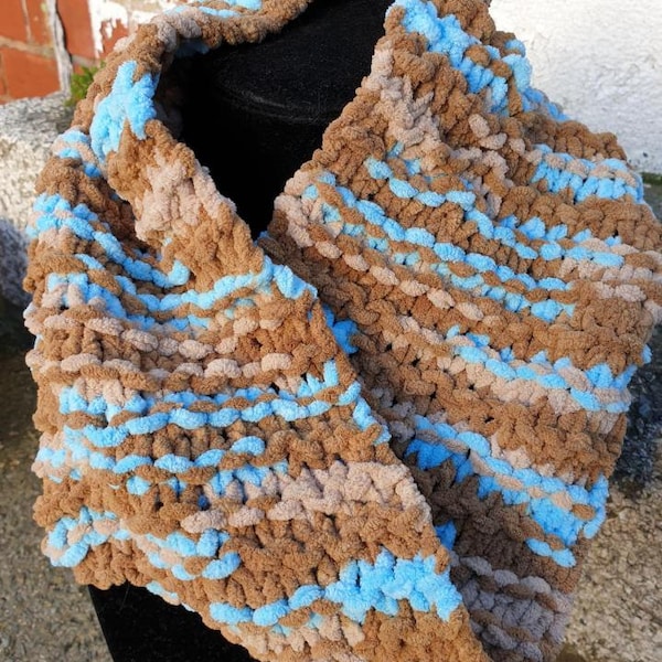 Mobius scarf / cowl in variegated brown and blue chenille yarn (040)