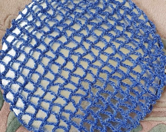Blue yarn with white thread snood, 1940s reproduction (300)