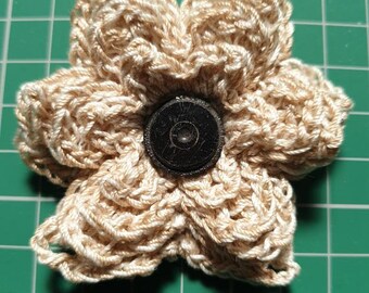 1419, Irish crochet flower brooch in ecru cotton with vintage black glass button centre