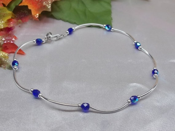Amazon.com: Boho Surfer Anklet Unisex - Ethnic Ankle Bracelet Women & Men -  Handmade Beach Jewelry & Festival Accessories - 100% Waterproof &  Adjustable - Thin String Rope Hippie Anklet (Blue-White) : Handmade Products