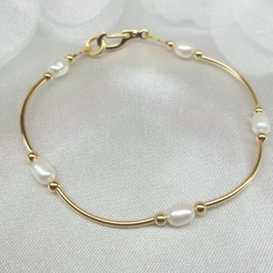 14k Gold White Pearl Bracelet 14k Gold Pearl Bracelet Bridesmaid Bracelet 14k Gold Filled Bracelet Bridesmaid Gift Valentine Gift Buy3+Get 1