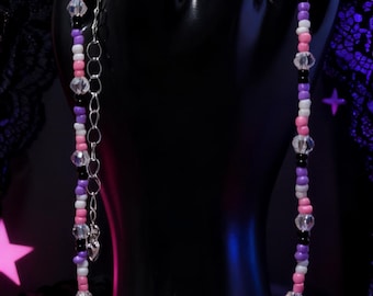 Gargantilla estilo gótico pastel con estrellas inspirada en Kuromi