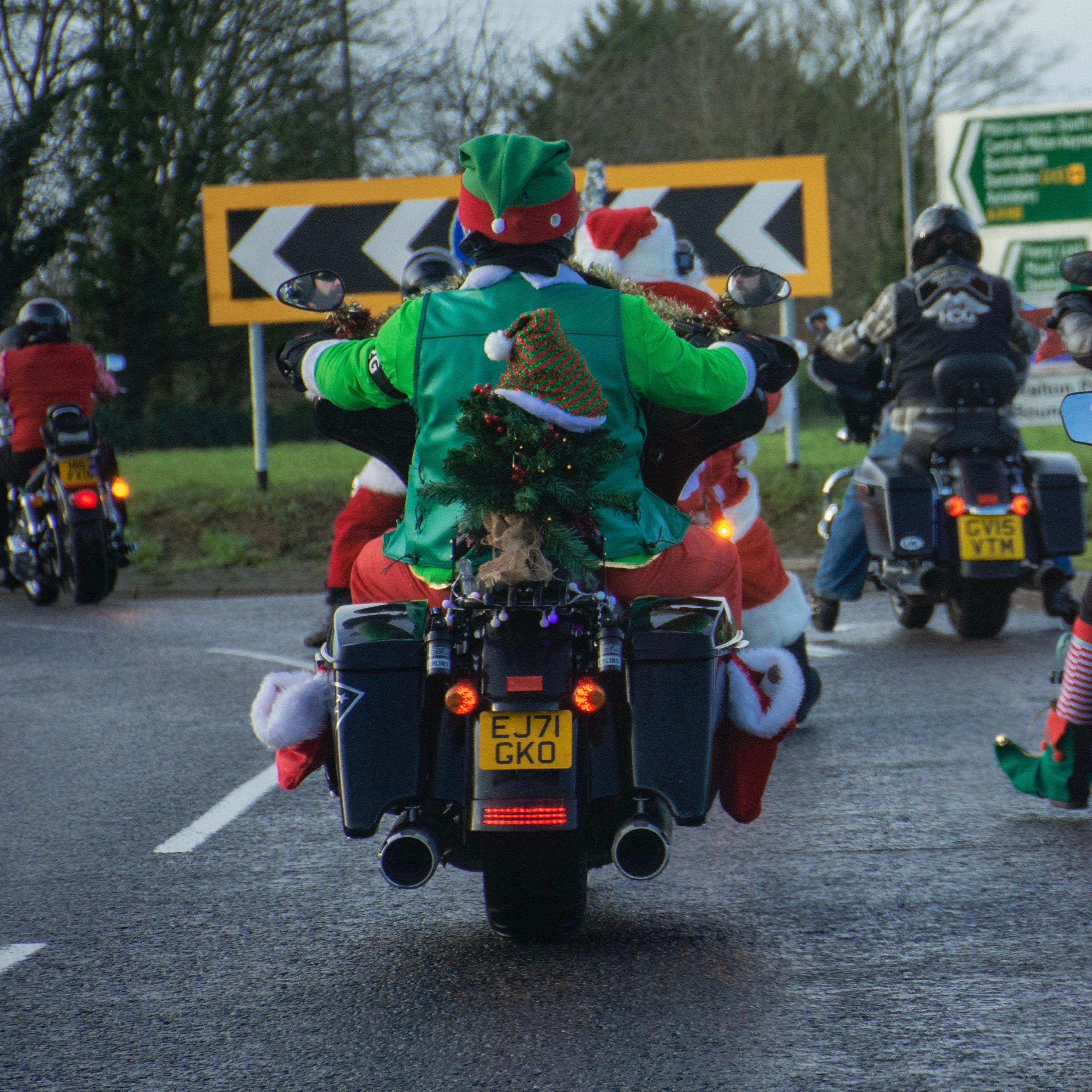 Weihnachtsmann Motorradhelm Überzug Plüsch, Weihn Produktbild-Vorschau 2